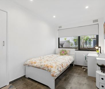 18 Finian Avenue, Killarney Heights NSW 2087 - House For Rent | Domain - Photo 6