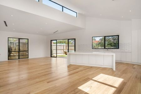 69 Strachans Road, Mornington - Photo 2