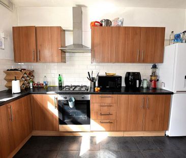 4 bedroom house to rent - Photo 3