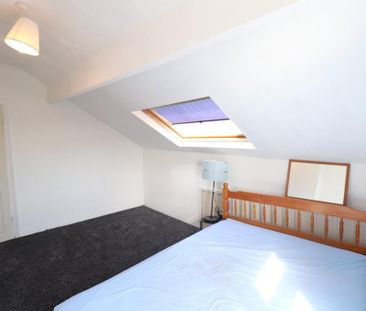 4 bedroom end of terrace house to rent - Photo 6