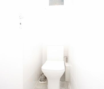 3 bedroom flat to rent - Photo 3