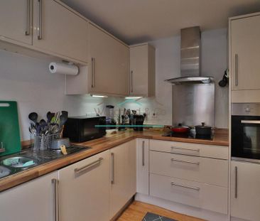 3 bedroom terraced house to rent - Photo 3