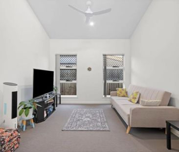 Spacious Contemporary Home - Photo 5