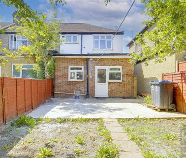 3 Bedroom House - End Terrace To Let - Photo 2