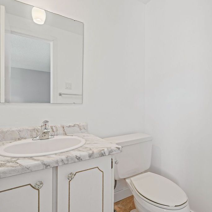 For Lease - 2276 Orient Park Drive Unit# 48, Blackburn Hamlet, Ontario - Photo 1