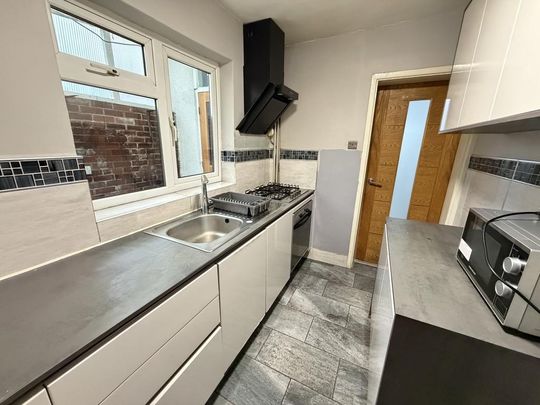 3 bedroom terraced house to rent - Photo 1