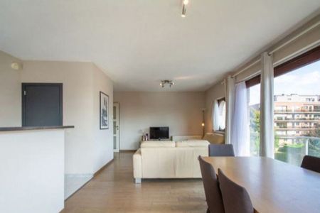 Proche de Stockel, appartement 2 chambres meublé avec terrasse - Photo 3