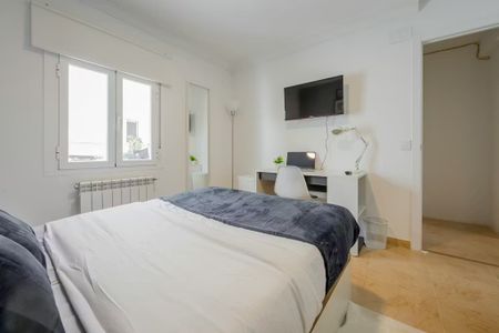 Calle de Villasandino, Madrid, Community of Madrid 28011 - Photo 3
