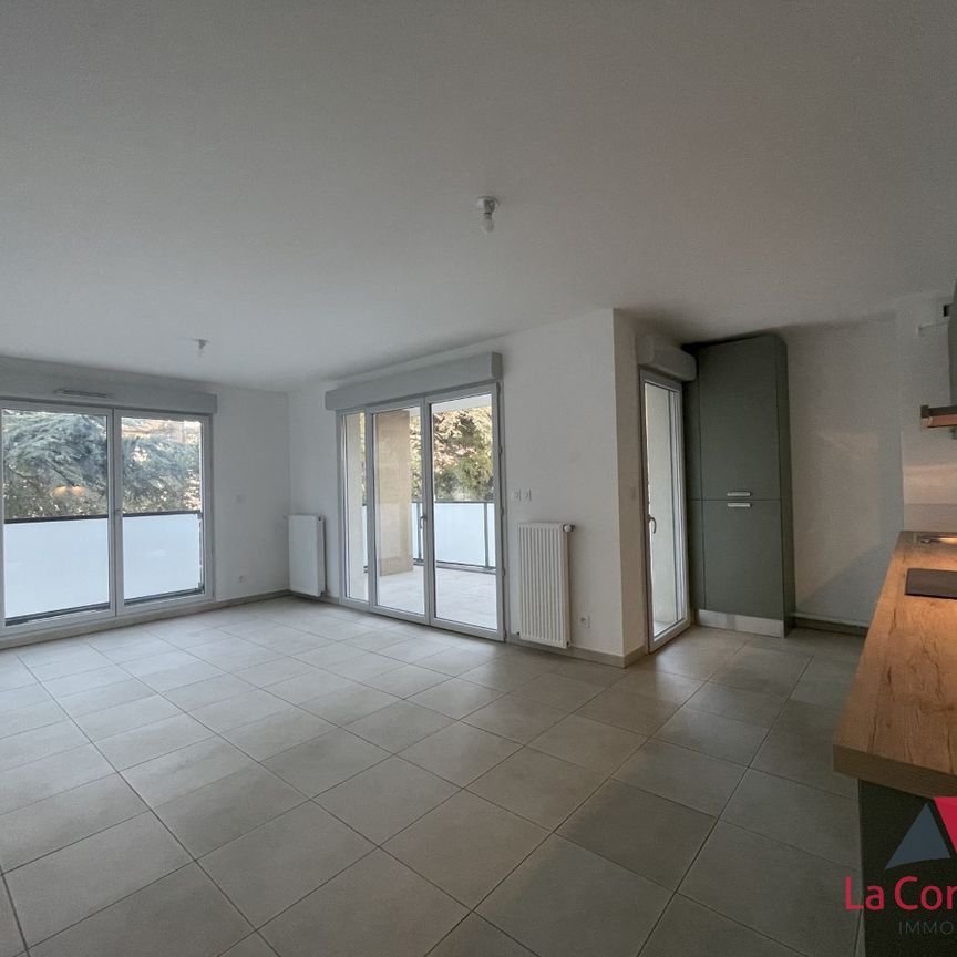 Location Appartement 3 pièces 65m² ROQUEVAIRE 13360 - Photo 1