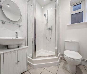 4 bedroom detached house to rent - Photo 2