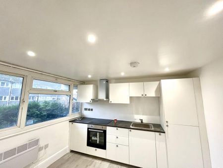 1 bedroom flat to rent - Photo 2