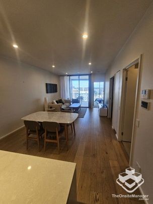 Stylish & Spacious 2-Bedroom Apartment Steps from the Brisbane River! - Photo 1