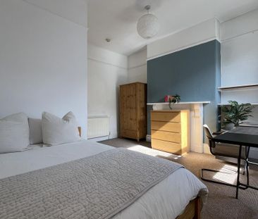 8 bedroom terraced house to rent - Photo 4