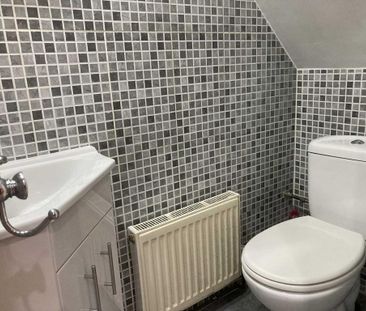 3 bedroom townhouse to rent - Photo 2