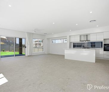 Beautiful Family Home - Photo 2