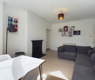 3 bedroom maisonette to rent - Photo 4