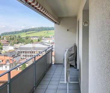 4 1/2-Zimmerwohnung im 2.OG mit herrlicher Aussicht - Foto 1