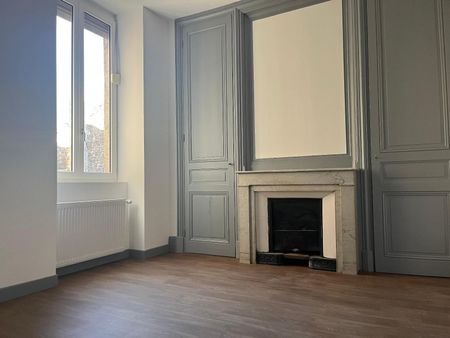 Location Appartement 4 pièces 126m² ANNONAY 07100 - Photo 2