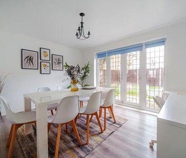 4 bedroom detached house to rent - Photo 3