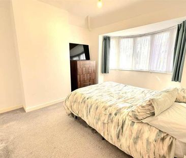 Throne Crescent, Rowley Regis, B65 - Photo 3