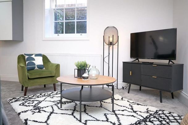 2 bedroom serviced apartment to rent - Photo 1