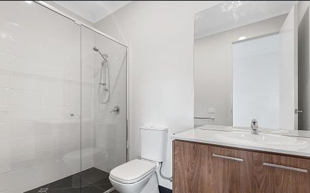 Beautiful Double Storey Home - Photo 4