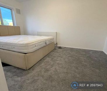 4 bedroom terraced house to rent - Photo 3