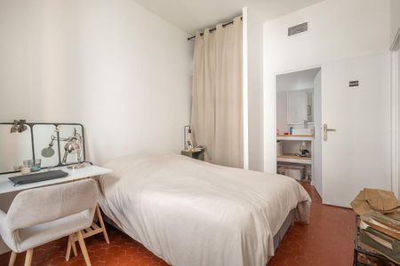 Location Appartement 5 pièces Meublé 92m² MARSEILLE 3ème - Photo 3