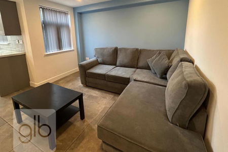 1 bedroom in a house share to rent - Photo 5