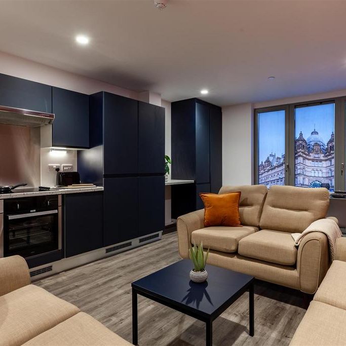 1 bedroom in a flat share to rent - Photo 1