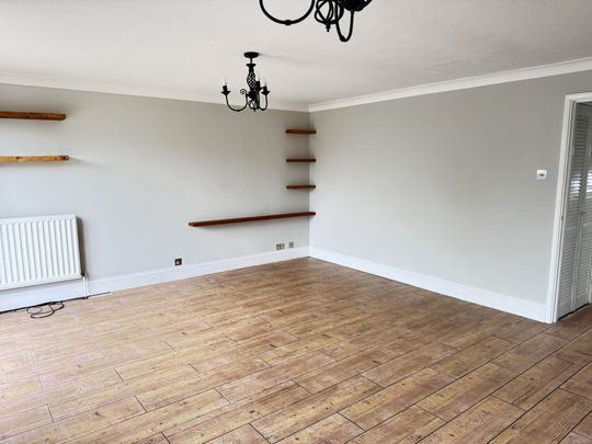 Binsted Avenue, Bognor Regis - Photo 1