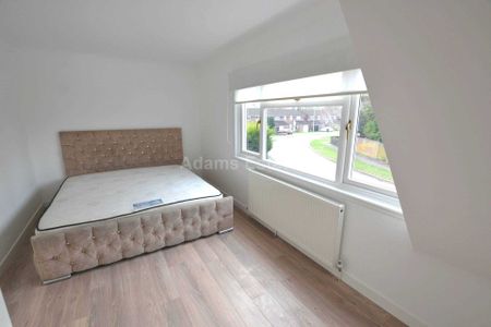 Price £2,000 pcm - Available Now - Part Furnished - Photo 5