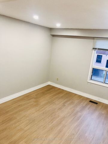 Condo Townhouse For Lease | E8126090 - Photo 4