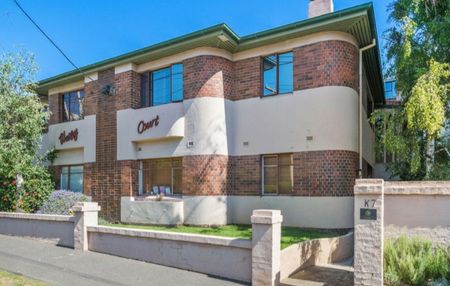 Vintage Charm Meets Modern Comfort in Windsor! - Photo 4