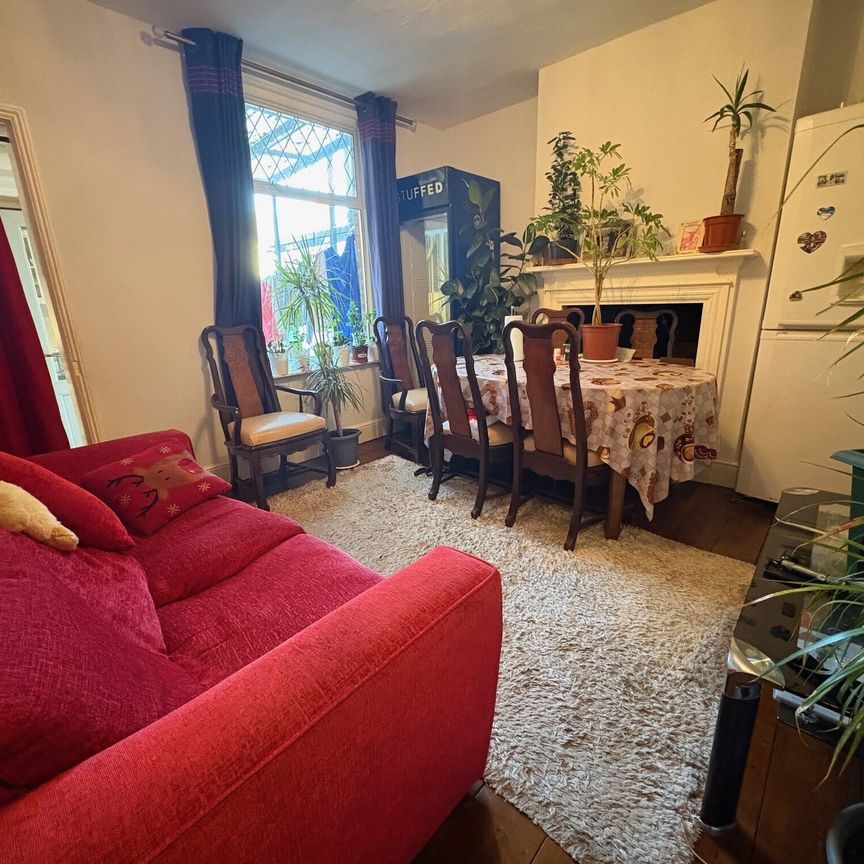 Abbey Road, Northampton - Photo 1