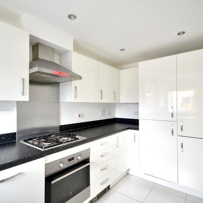 3 bedroom terraced house to rent - Photo 1