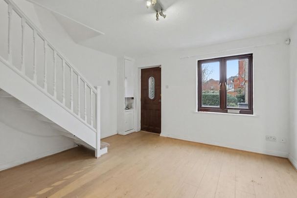 2 bedroom end of terrace house to rent - Photo 1