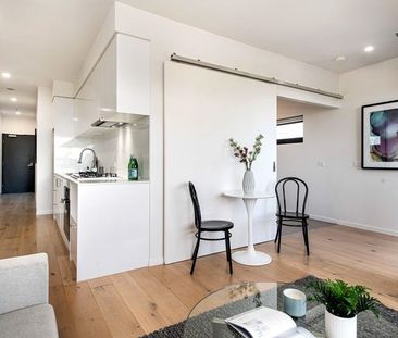 302/849 Burwood Rd, Hawthorn East VIC 3123 - Apartment For Rent | D... - Photo 2