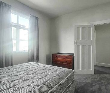 Move-In Ready One-Bedroom with Private Courtyard - Photo 4