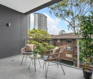Executive style living with Chatswood CBD on its doorstep - Photo 6