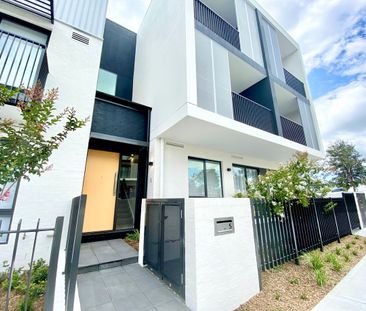 Near New Tri-Level Energy Efficient Home - Photo 3