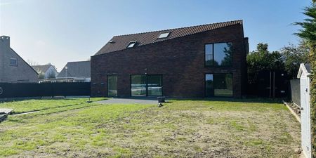 Eengezinswoning te huur in Oostkamp voor € 1.200 met 4 slaapkamers - Foto 2