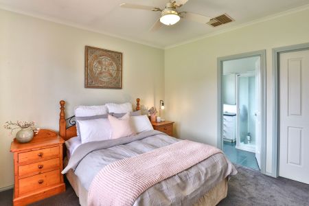 Street Appeal In A Dream Location - Photo 5