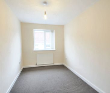 2 bed flat to rent in South Street, Taunton, TA1 - Photo 3