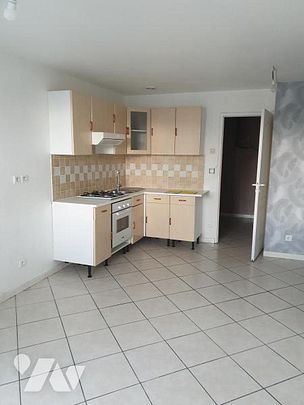 PROVIN, centre-ville, T2 à 540 euros - Photo 1