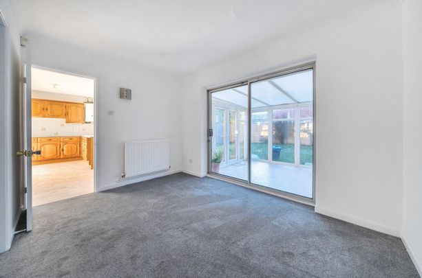 4 bedroom detached house to rent - Photo 1