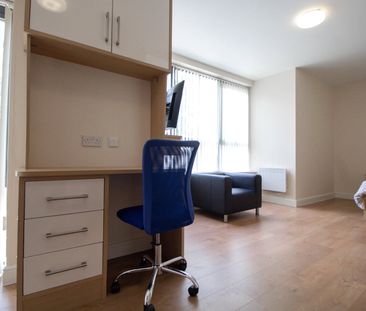 Apt 1, Lofthouse Residence - Photo 2