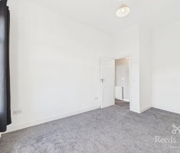 3 bedroom end of terrace house to rent - Photo 4