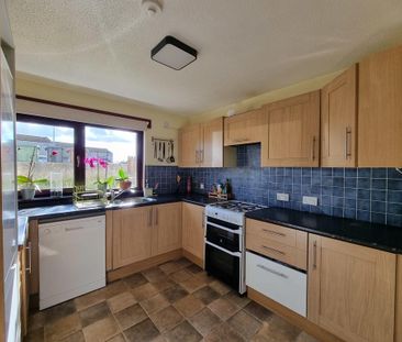 3 bedroom terraced house to rent - Photo 6