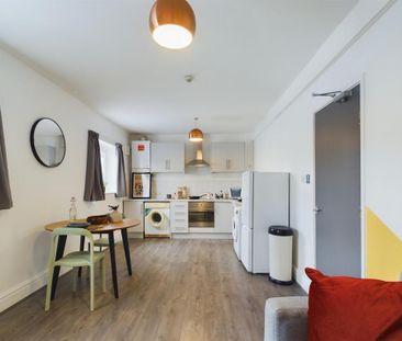 2 bedroom flat to rent - Photo 6